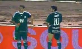 Serie D, espulso perché urina a bordo campo.