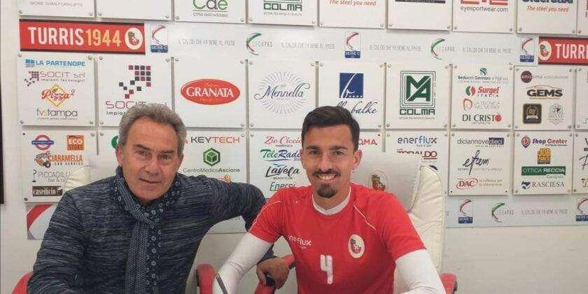 Turris,il forte centrocampista Franco si lega al club corallino fino al 2022