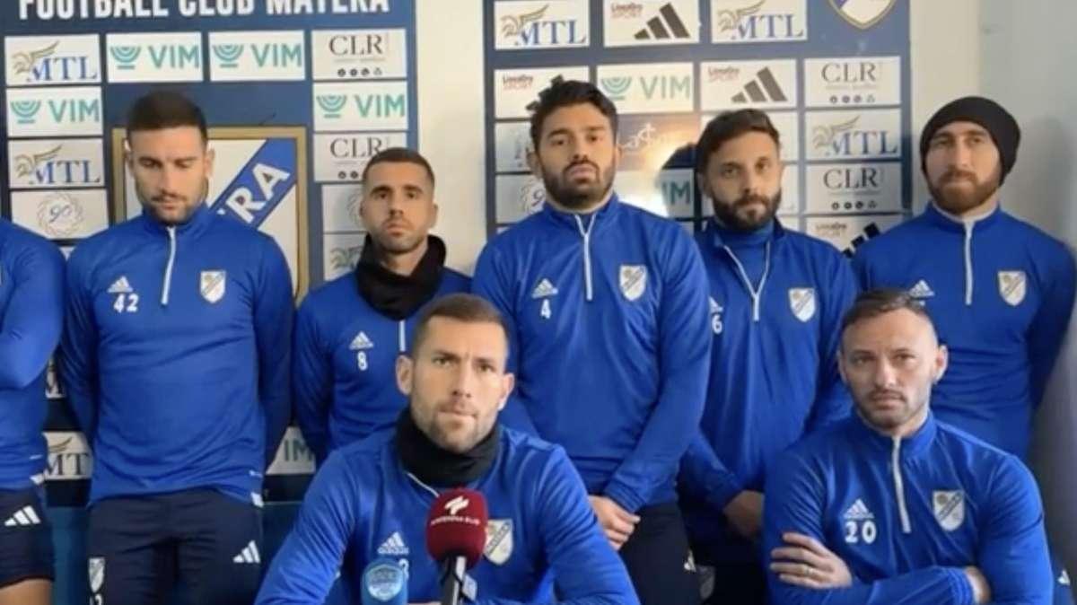 I calciatori del Matera non ci stanno: "Promesse non mantenute dal Presidente, la situazione è diventata insostenibile"