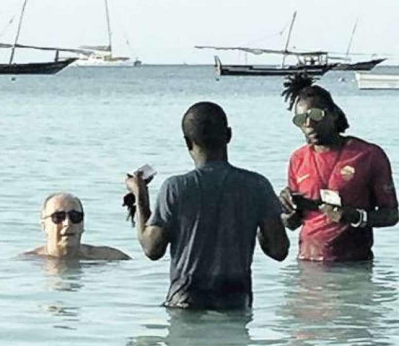 Fuga per la sconfitta,Ventura a mollo a Zanzibar...