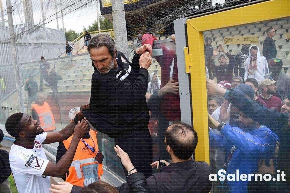 La Salernitana "trema"...domenica contro il Cosenza servirà solo vincere per salvarsi...