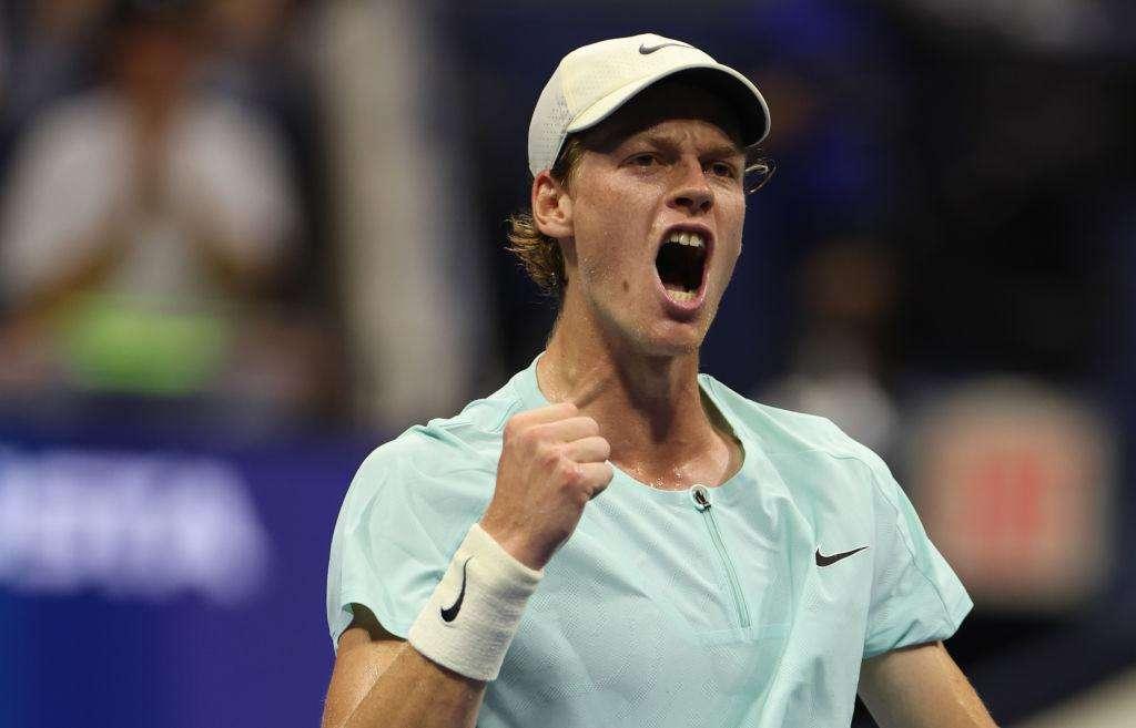Jannik Sinner diventa il 1º italiano a qualificarsi alle semifinali delle ATP Finals