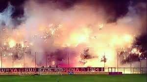 Il video della Reggina con la festa con i tifosi: "Non molliamo mai!"
