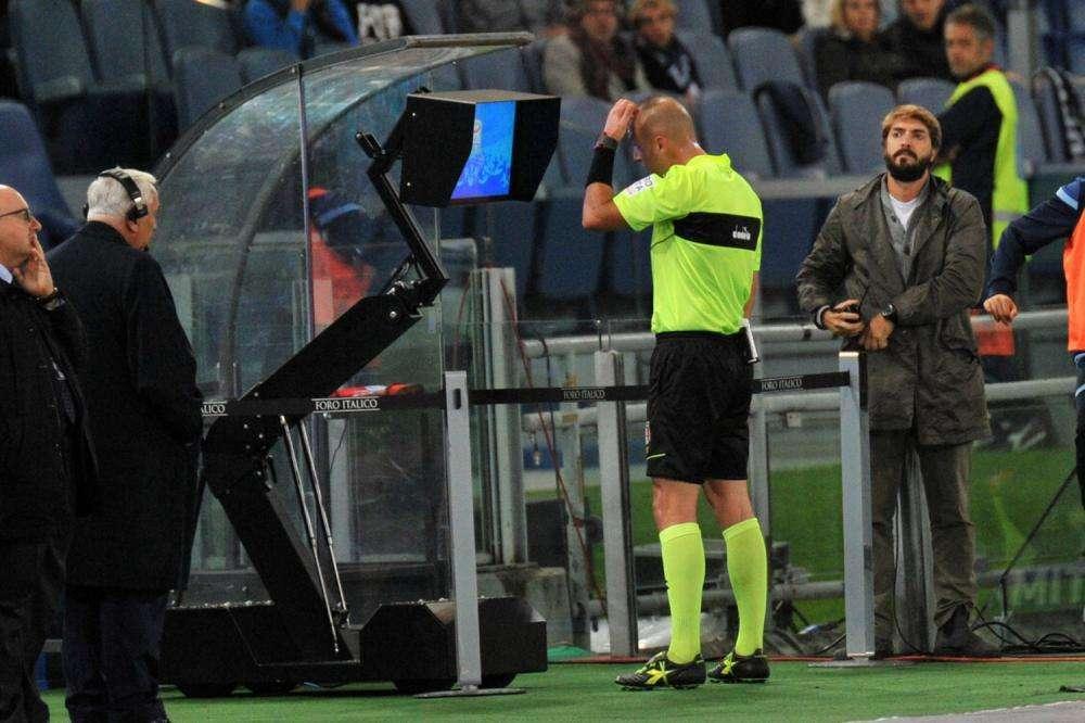 COSENZA-REGGINA - la moviola di TuttoReggina.com: rigore Cosenza discutibile, ma in precedenza... Rosso a Pascali giusto