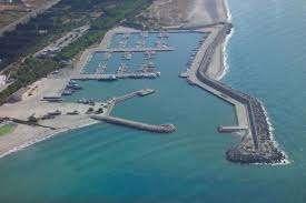 Sbarco a Roccella, alcuni positivi al Covid-19. Il messaggio del sindaco Zito: "Nostro dovere aiutare"