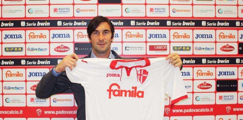 PADOVA - Bonazzoli ha firmato
