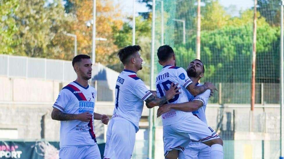 Reggio Calabria-Vibonese, rossoblù cooperativa del gol: undici calciatori a segno