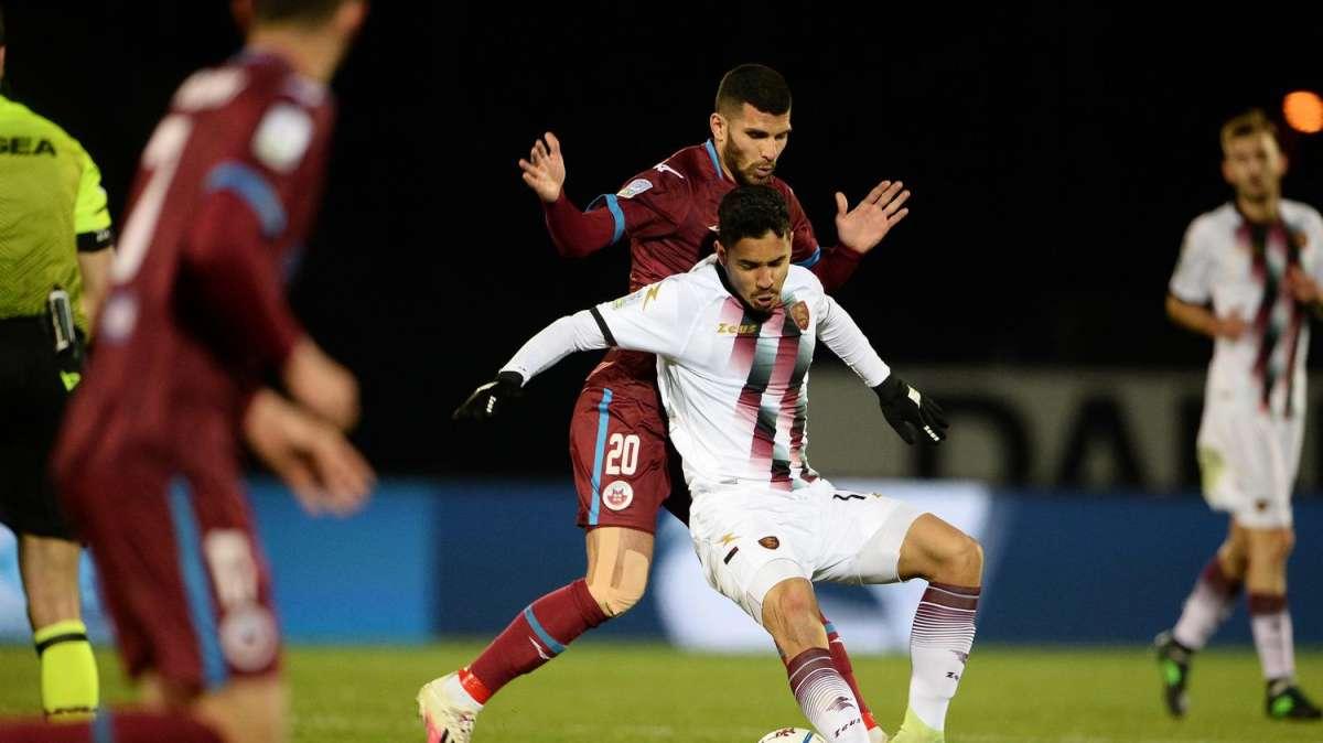 Lecce-Reggina, vantaggio giallorosso: Gargiulo colpisce