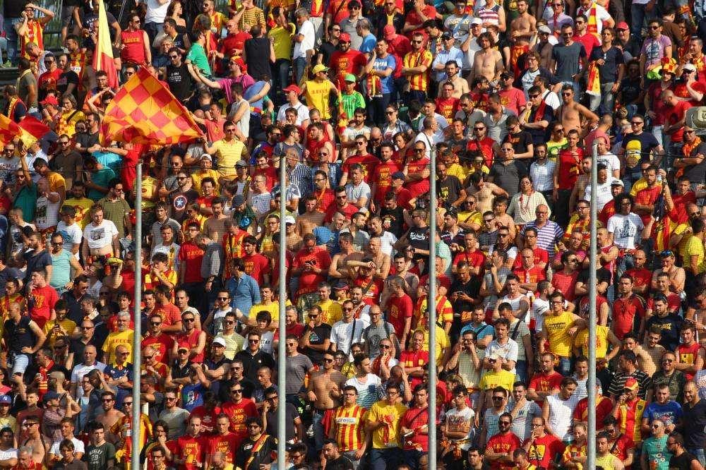 REGGINA-LECCE - Prefetto Reggio Calabria dispone divieto trasferta per i tifosi giallorossi