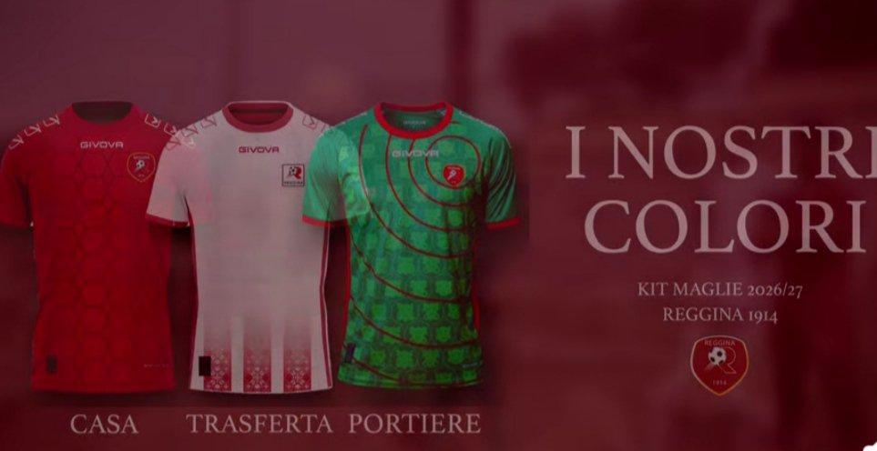 Reggina, ecco le maglie ufficiali 2026-2027: il dettaglio anni 90' sulla seconda divisa