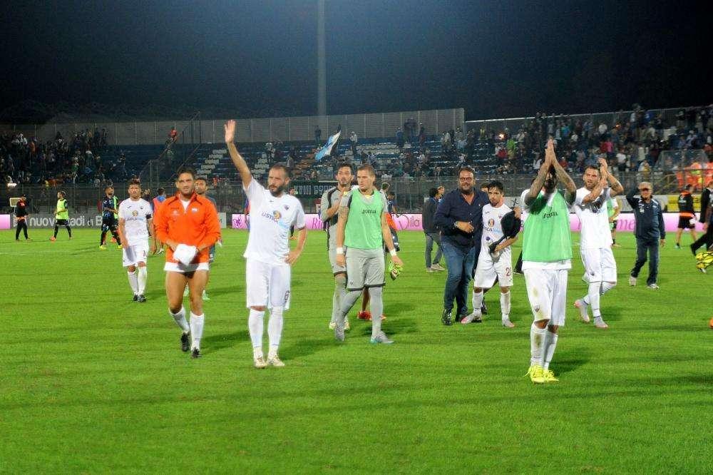 TRAPANI-REGGINA - Il tris granata: Aloi affonda il coltello nella banda del buco calabrese, Golfo insacca