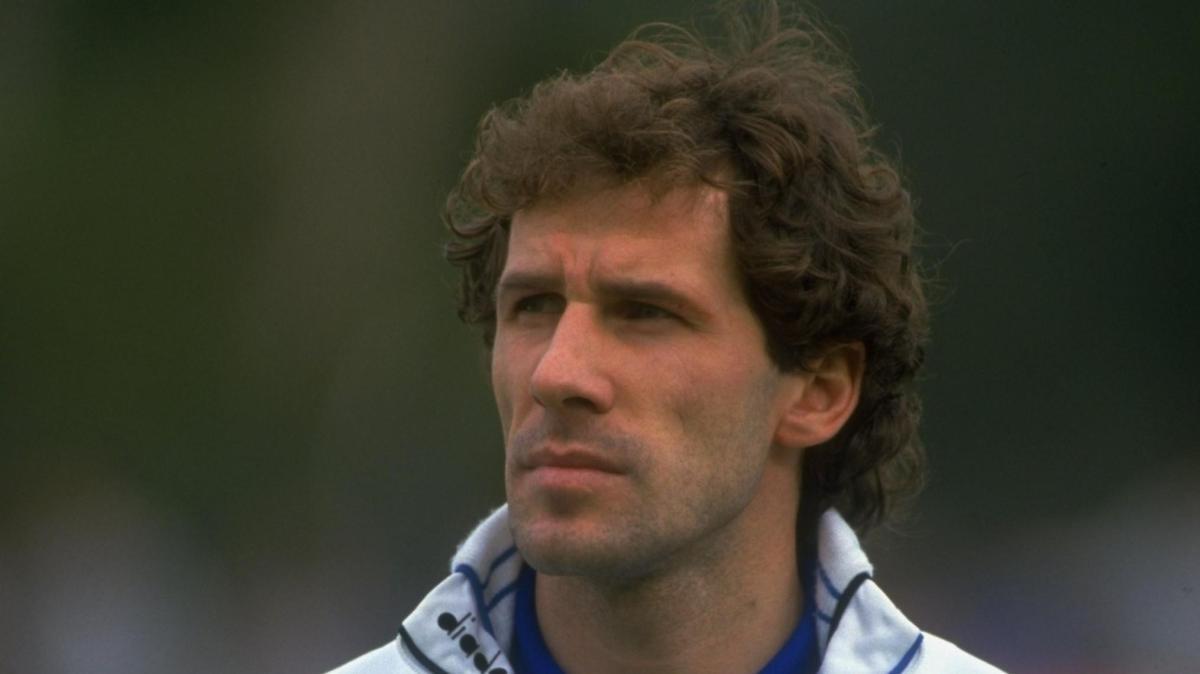 Pippo Inzaghi celebra Baresi: "Quella volta che ci siamo scambiati la maglia, ciao Franco"