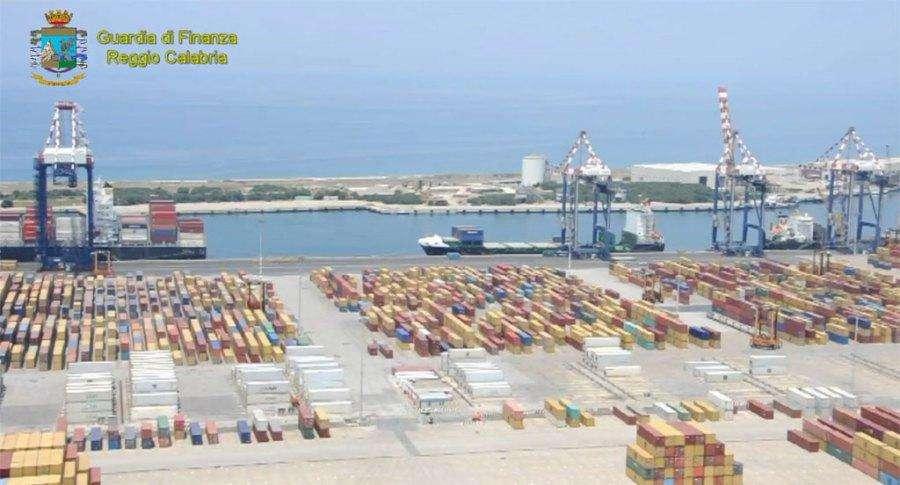 GdF, Porto di Gioia Tauro: requisite 19 tonnellate di materiale medico
