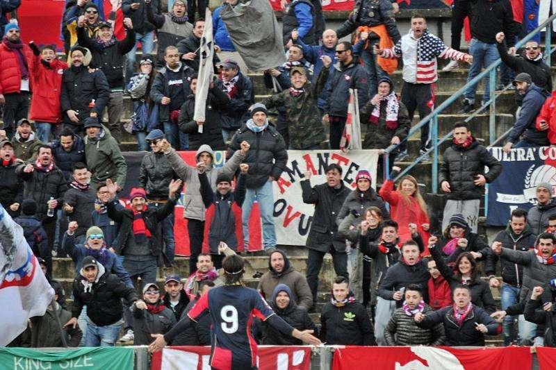 VERSO COSENZA-REGGINA - Mobilitazione del tifo rossoblù, il plauso della società