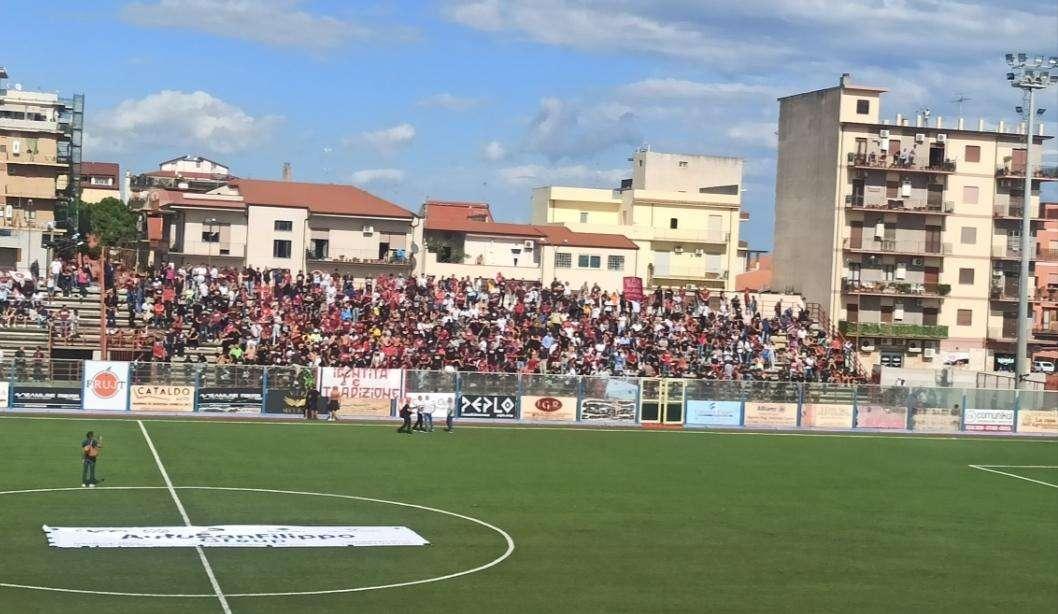 San Luca-Nuova Reggina, almeno 1000 tifosi amaranto presenti a Locri