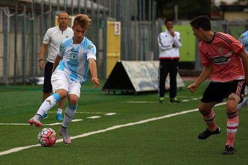 Il bomberino Puntoriere cerca fortuna lontano da Reggio. Prima convocazione con l'Under 18 azzurra