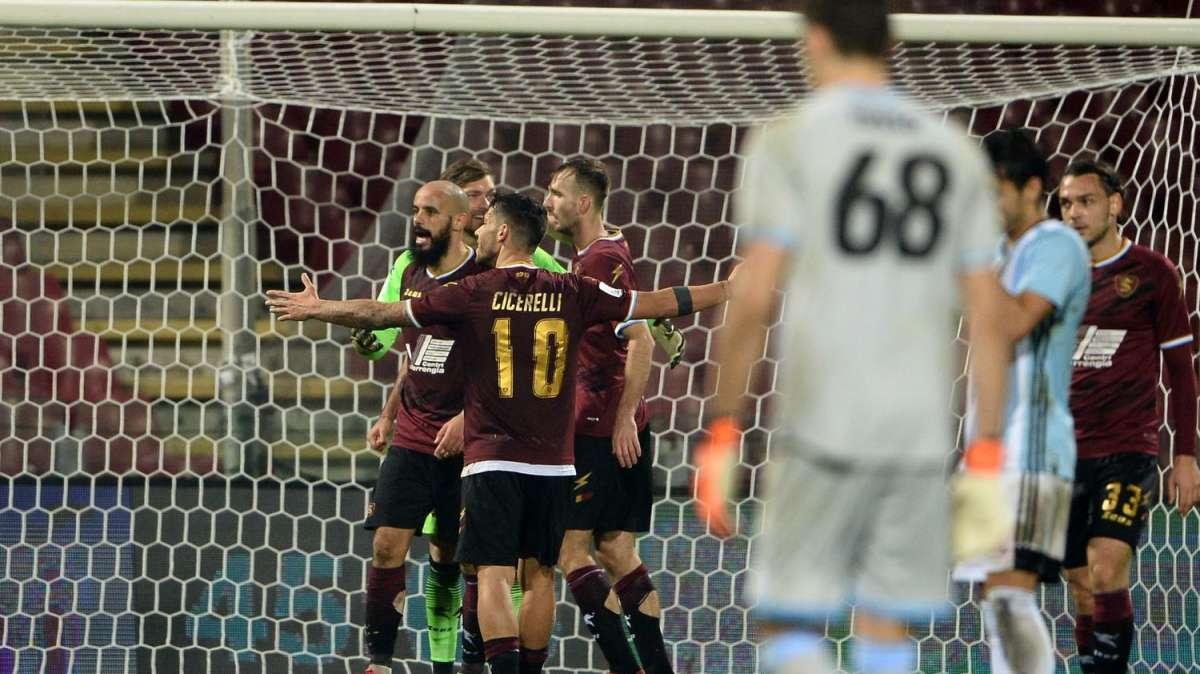 Reggina-Salernitana: martedì i granata di nuovo in campo. Due rientri per Castori