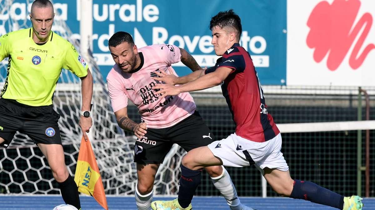 Calcio d'estate, il Palermo pareggio contro il Bologna di Motta