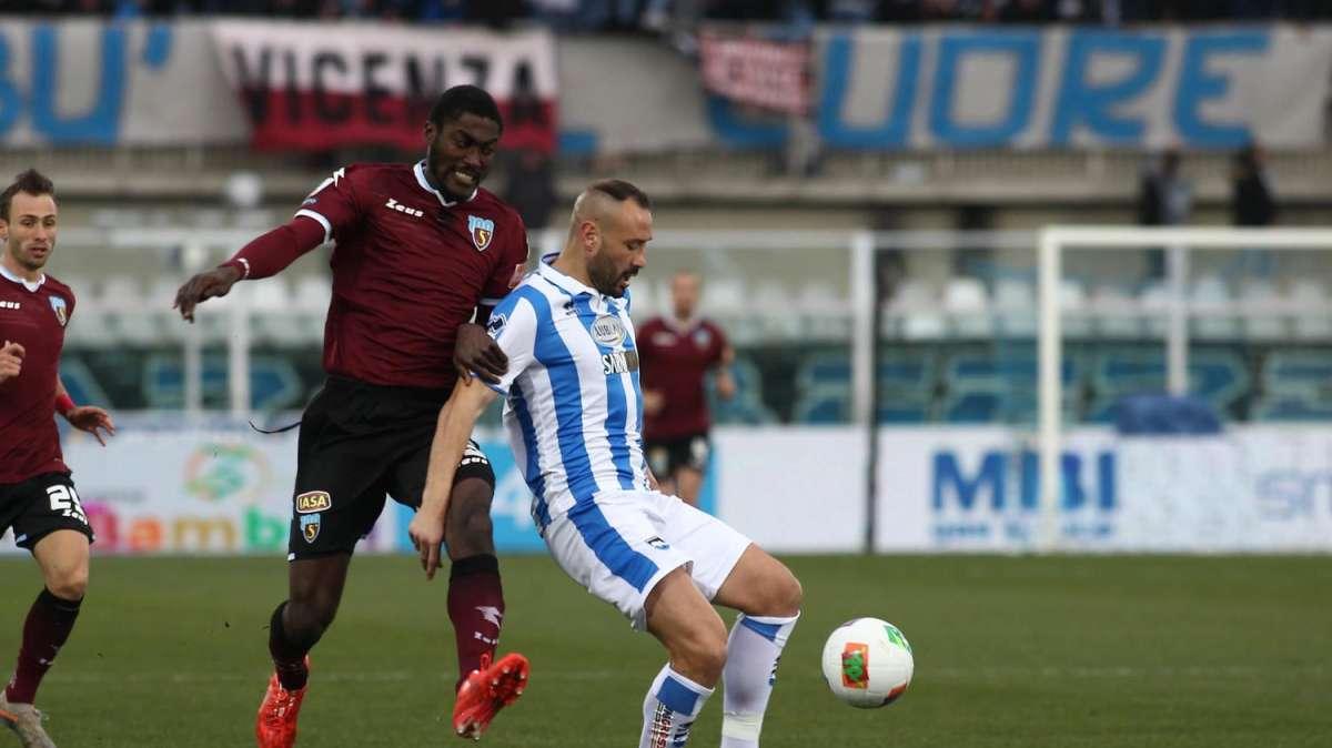 Serie B, Reggiana-Pescara 0-1: Scognamiglio segna e si fa espellere, Regia in crisi