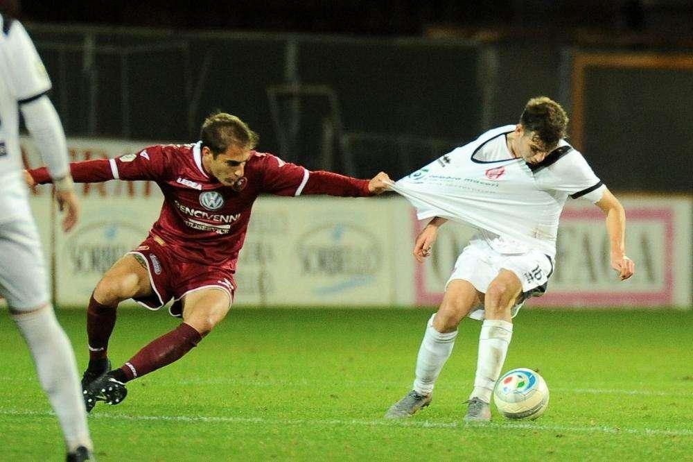 REGGINA-PAGANESE STORY - Gli incroci calabresi: solo un ko per gli amaranto, sette hurrà reggini