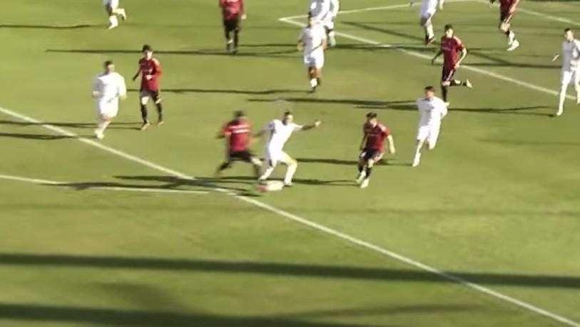 Reggio Calabria-Portici, il film della partita: atavica imprecisione sottoporta, quattro ghiotte palle gol sprecate. Fallo su Porcino in area: manca rigore
