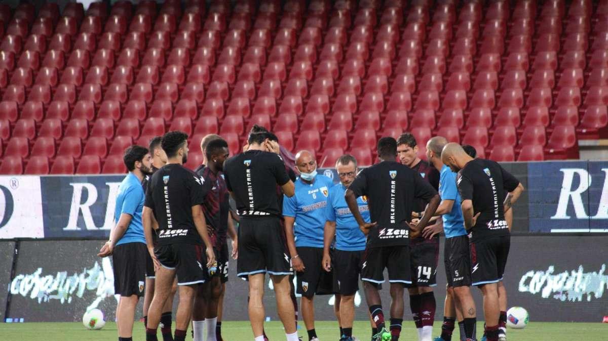 VERSO SALERNITANA-REGGINA, casa granata: doppia seduta per i ragazzi di Castori