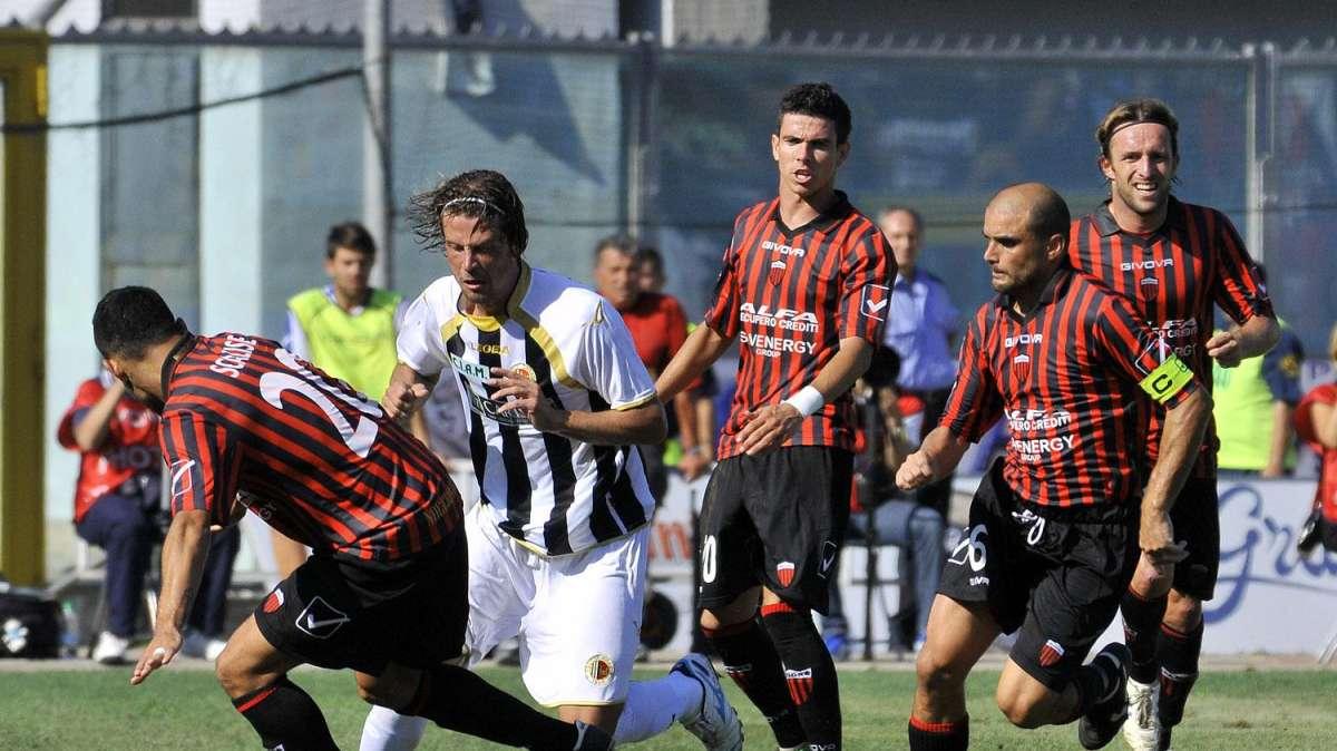 ASCOLI - Si ferma Giovannini