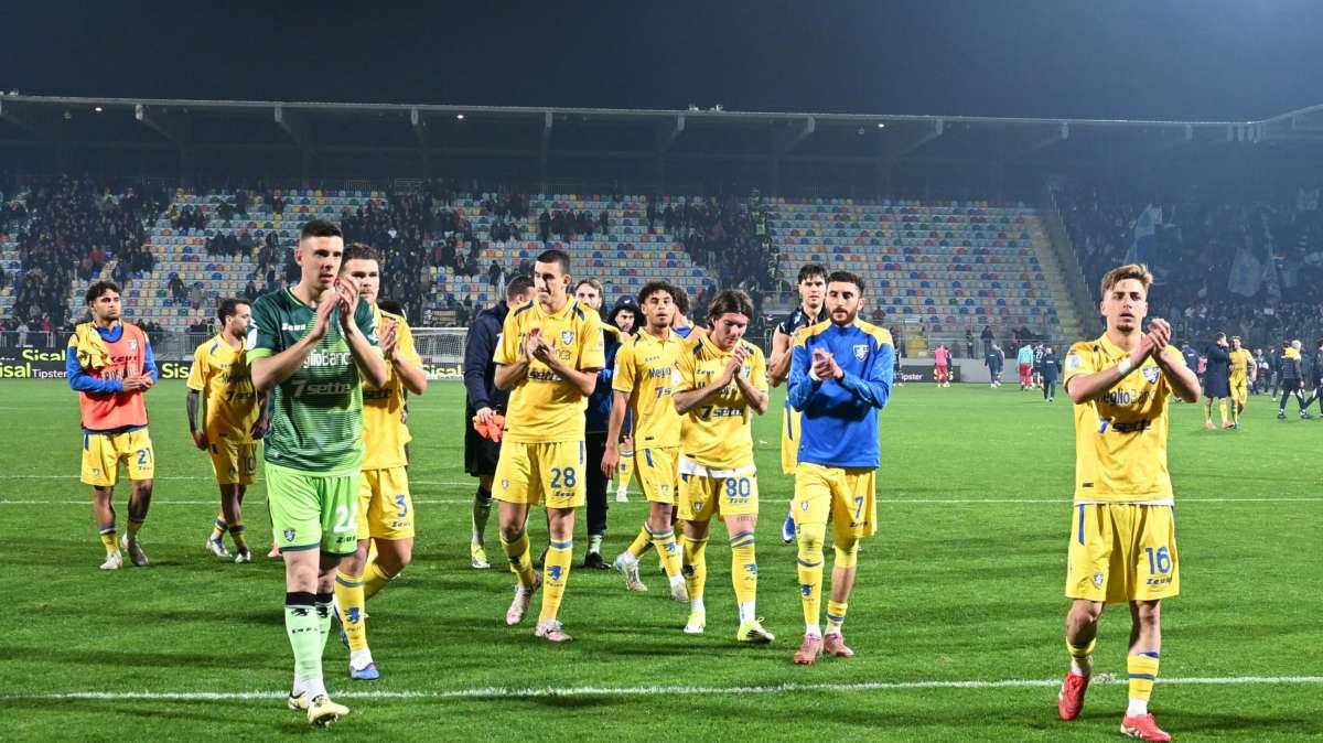 Serie B, risultati e classifica dopo la trentaduesima giornata: il Frosinone aggancia il Monza al secondo posto