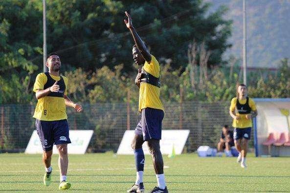 Scafatese-Reggina, è anche sfida a colpi di pretattica: si attendono notizie sui sei calciatori gialloblù ko prima di Acireale
