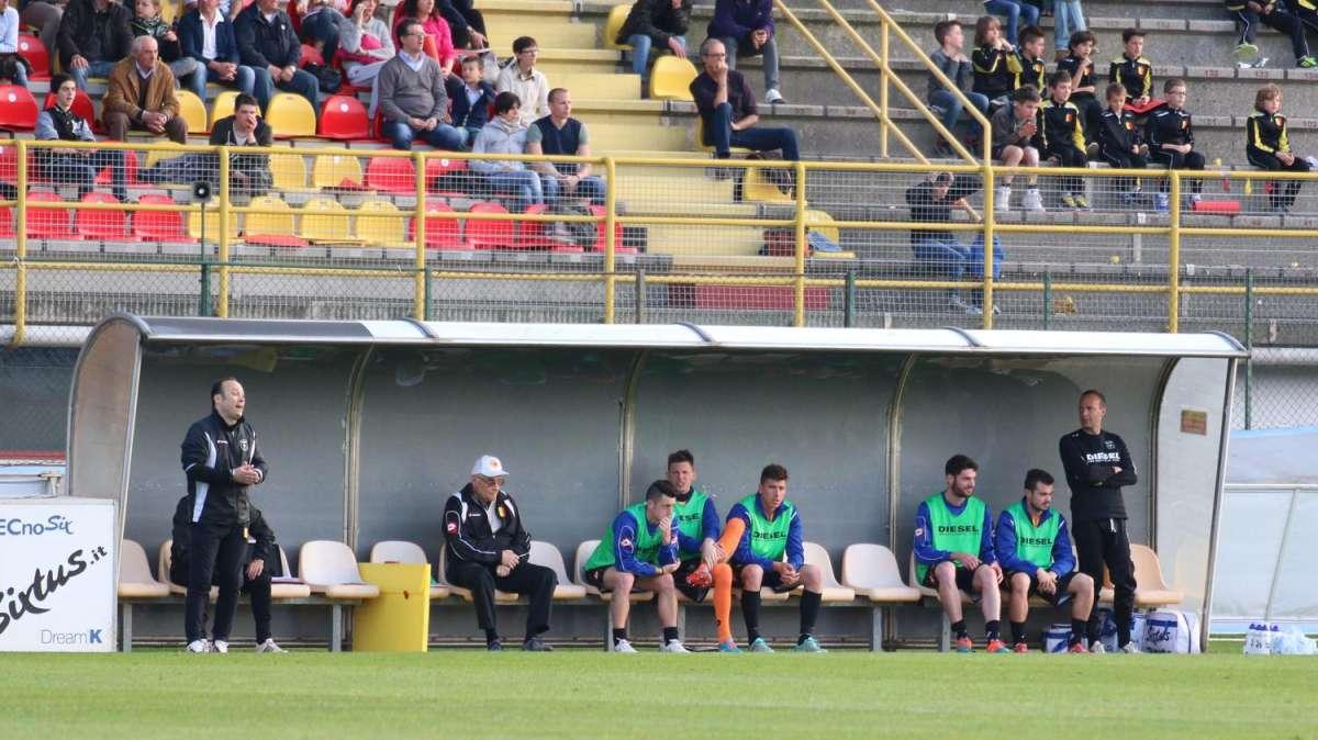 Serie B, si sale a quota 23 cambi in panchina: Benevento, si arrende anche Stellone