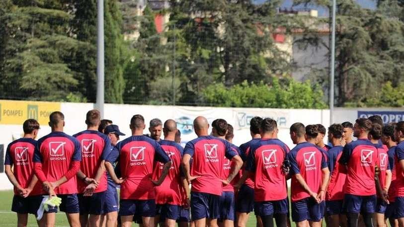 Il Pompei non cerca un allenatore, la nota del club: "Massima fiducia in De Angelis"