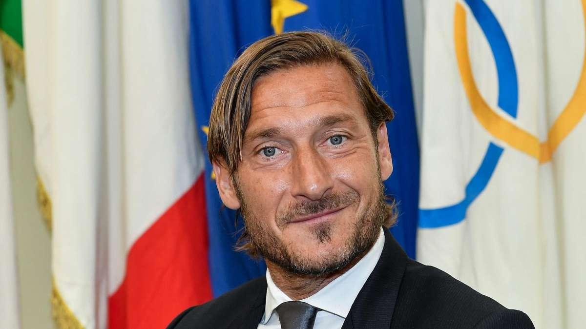 Serie A - Operazione Nostalgia, l'annuncio: "A Reggio Calabria ci sarà Francesco Totti!"