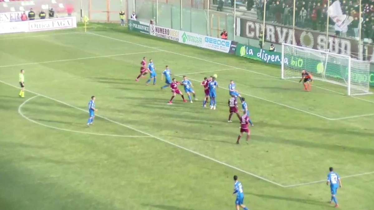 REGGINA-PAGANESE, la VAR della sfida: gol annullato a Rivas, un errore mai visto