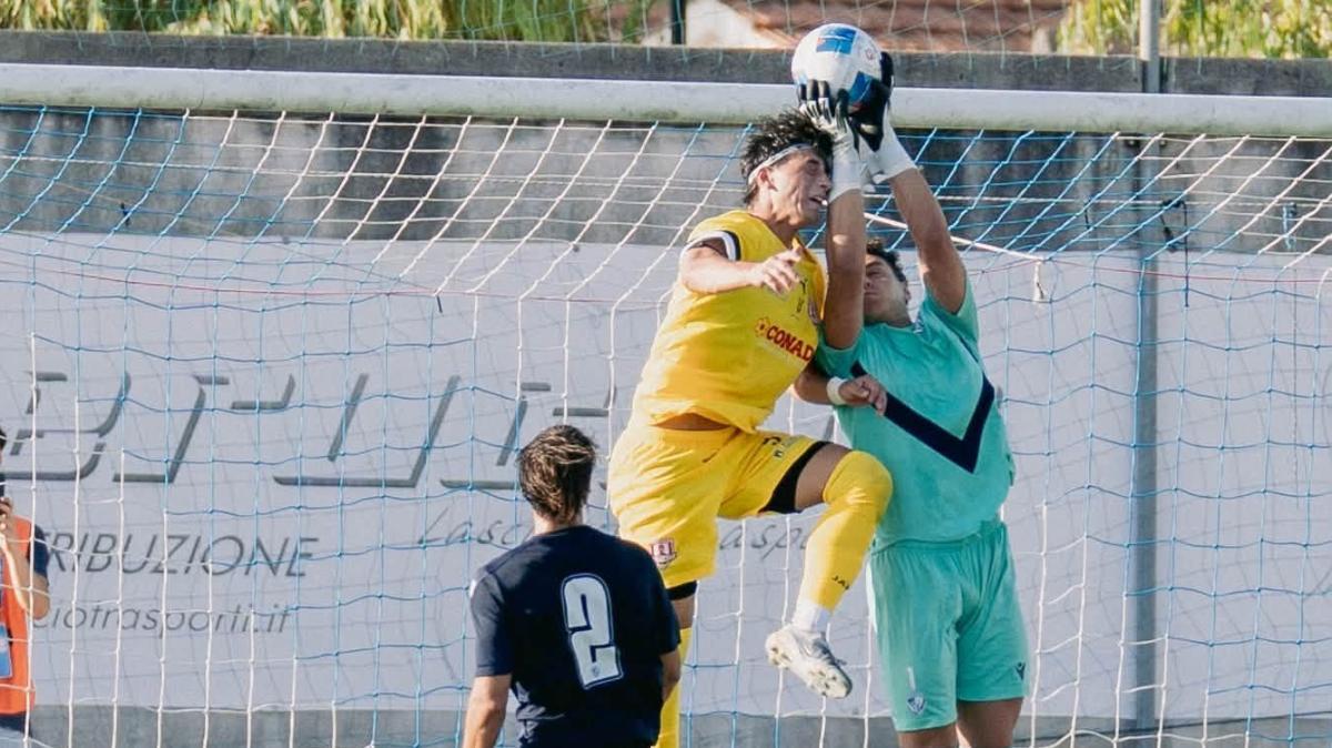 Reggina-PraiaTortora, i convocati del tecnico Viscardi: presenti gli ex amaranto Zucco e Puntoriere