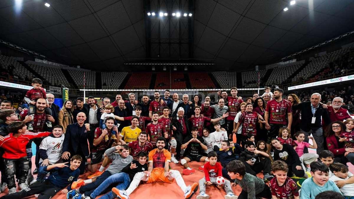 Sempre festa in casa Domotek Reggio Calabria: vinto il Girone Blu, adesso spareggio promozione contro Reggio Emilia