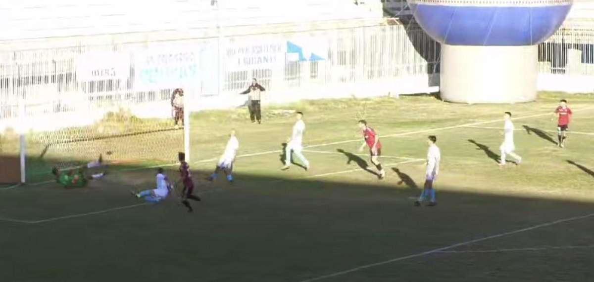 Akragas-Reggio Calabria, il gol amaranto: Provazza vince contrasto, poi Perri insacca