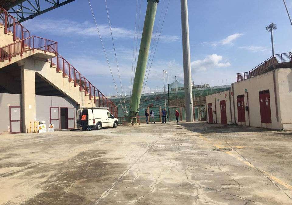 Finalmente aperti i cantieri al Granillo. A forte rischio la gara con la Juve Stabia del 27 ottobre. Stipendi ok, difficoltà contributi. Per la fideiussione si aspetta la sentenza del ricorso