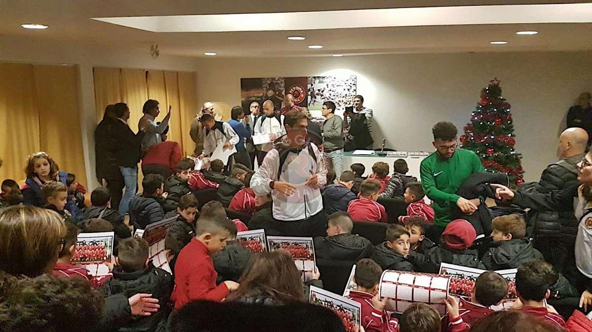 REGGINA - Auguri di Natale anche per la Scuola Calcio amaranto