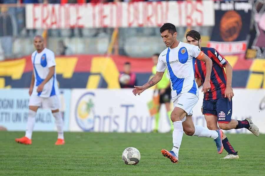 VERSO REGGINA-SIRACUSA - Parla il centrocampista Spinelli: "Ripartiamo dagli ultimi minuti della gara contro la Paganese"