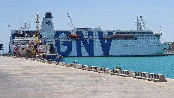 Aggiudicato il servizio di noleggio della seconda nave per la quarantena dei migranti: la nota del Viminale