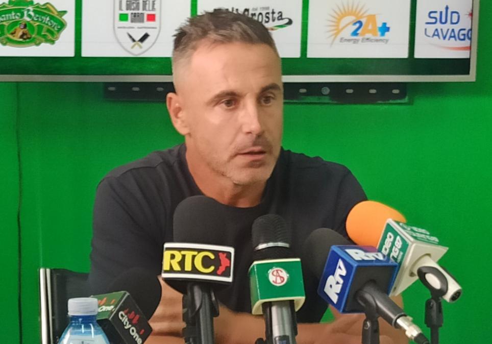 Reggina, Marchionni in sala stampa: "Sono contento dei ragazzi, si sono presi questa vittoria"