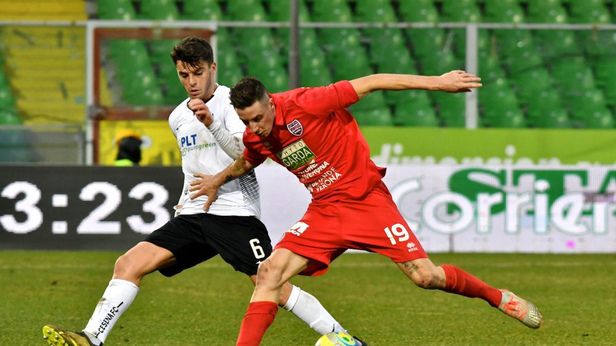 Reggina, la scheda di Andrea Magrassi: centimetri per l'attacco amaranto