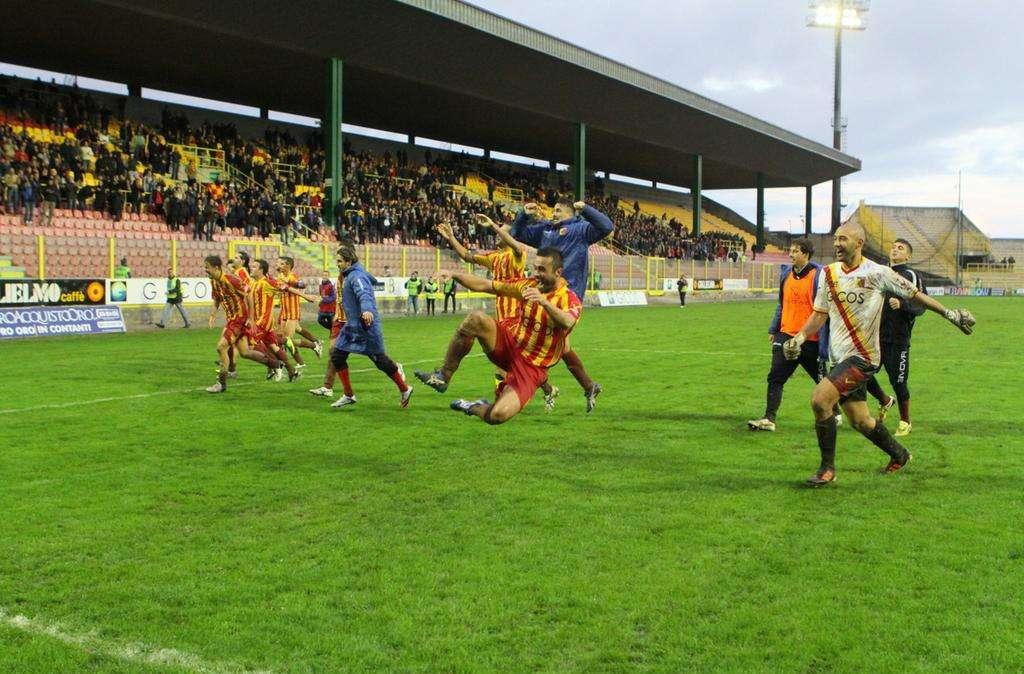 CATANZARO-REGGINA - Iniziata prevendita settore ospiti