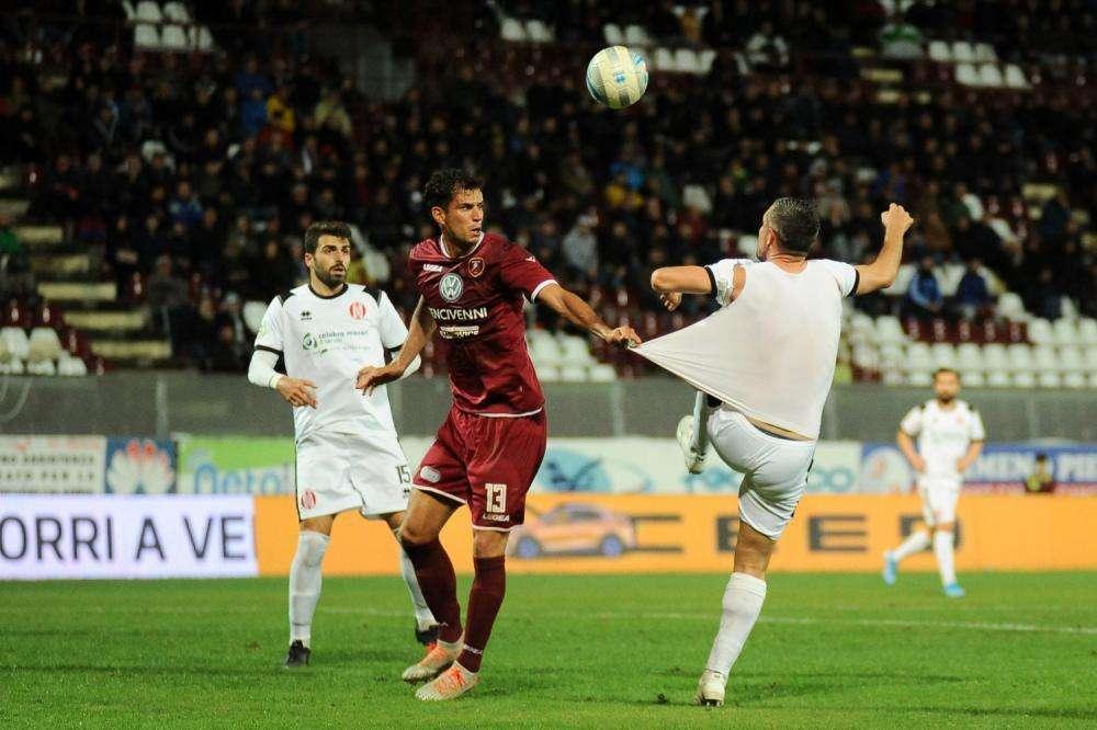 CATANIA-REGGINA, Rossi in zona mista: "Buon punto, avanti così. Rigore? Inutile reclamare"