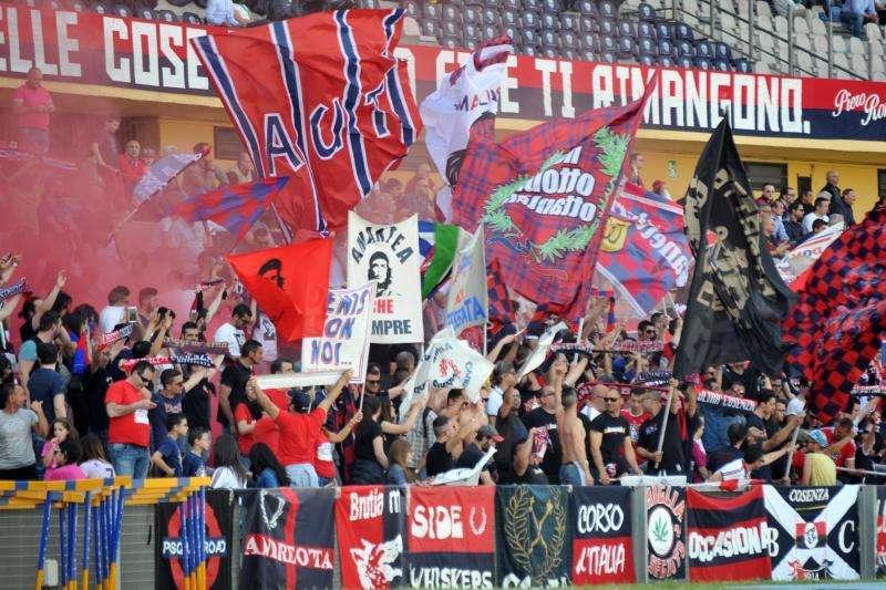 COSENZA-REGGINA - Doppietta di D'Orazio: in difesa mancano i fondamentali