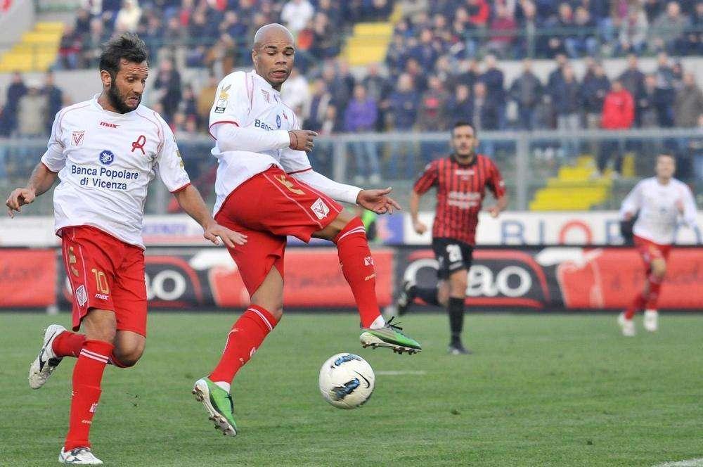 REGGINA-POTENZA - Baclet sbaglia dal dischetto: è sempre 0-0