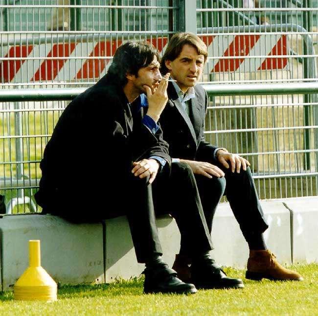 EX AMARANTO - Giocatori del City contro Mancini e Gregucci