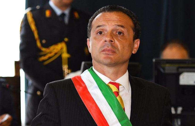 Il sindaco di Messina De Luca "occupa" la rada S.Francesco: "Ordinanza per limitare gli accessi alla Città"