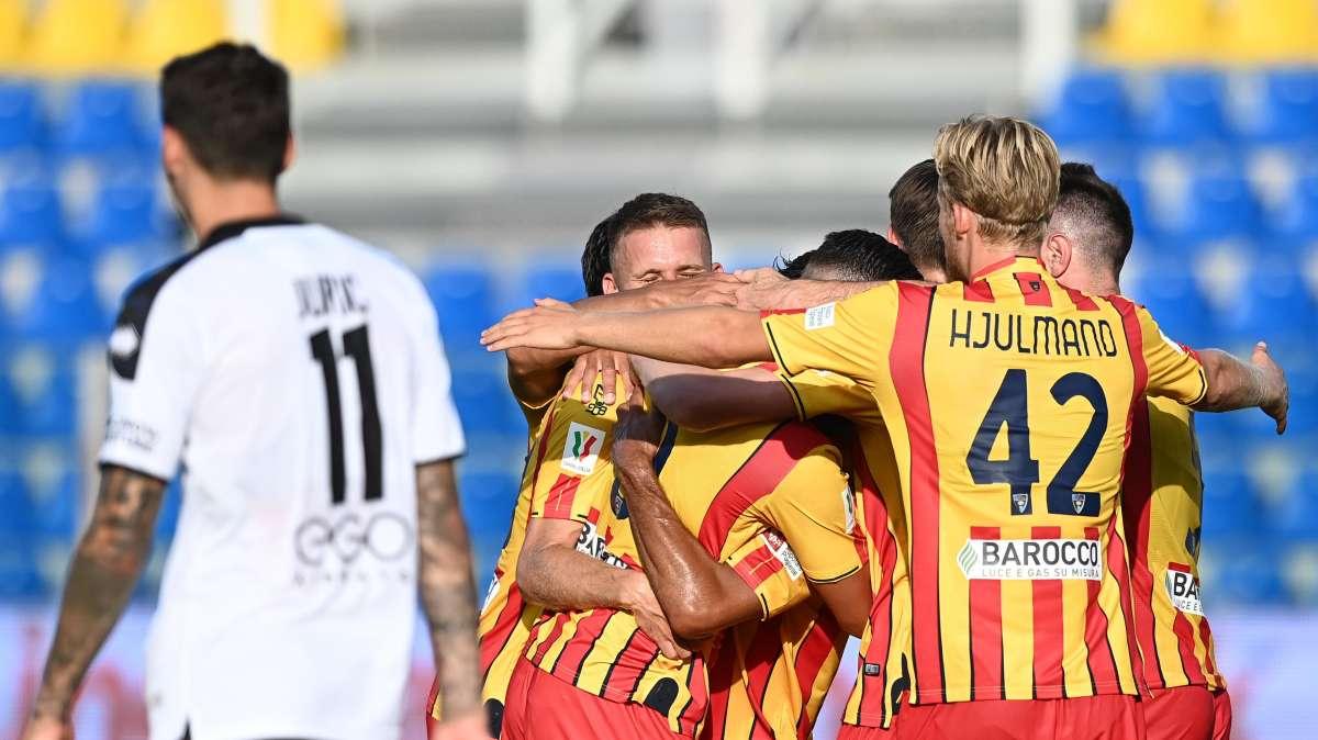 Serie B, quanto hanno speso in ingaggi Lecce e Cremonese? Salentini virtuosi