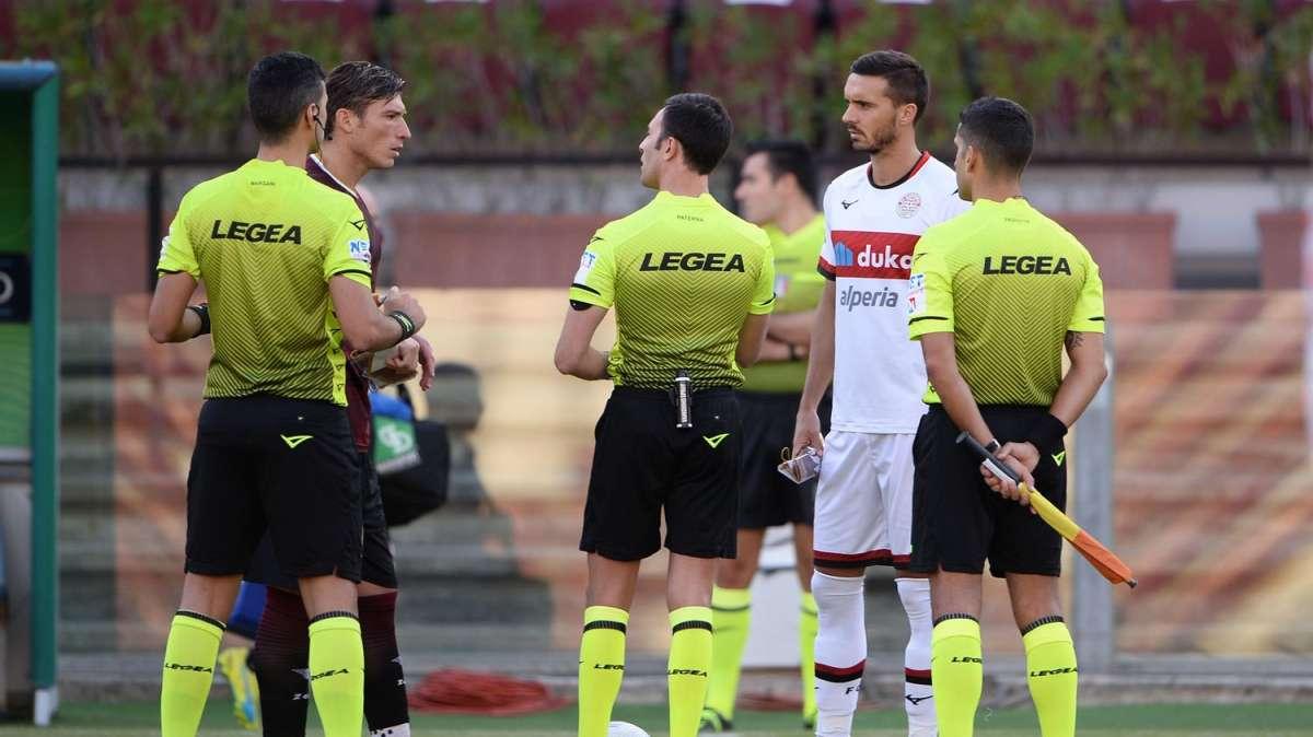 Reggio Calabria-Vibonese LIVE, gol annullato agli amaranto al 54', l'arbitro non ha dubbi